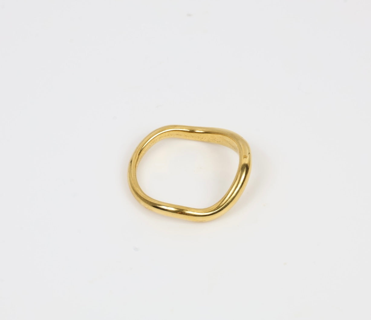 Curved Ring